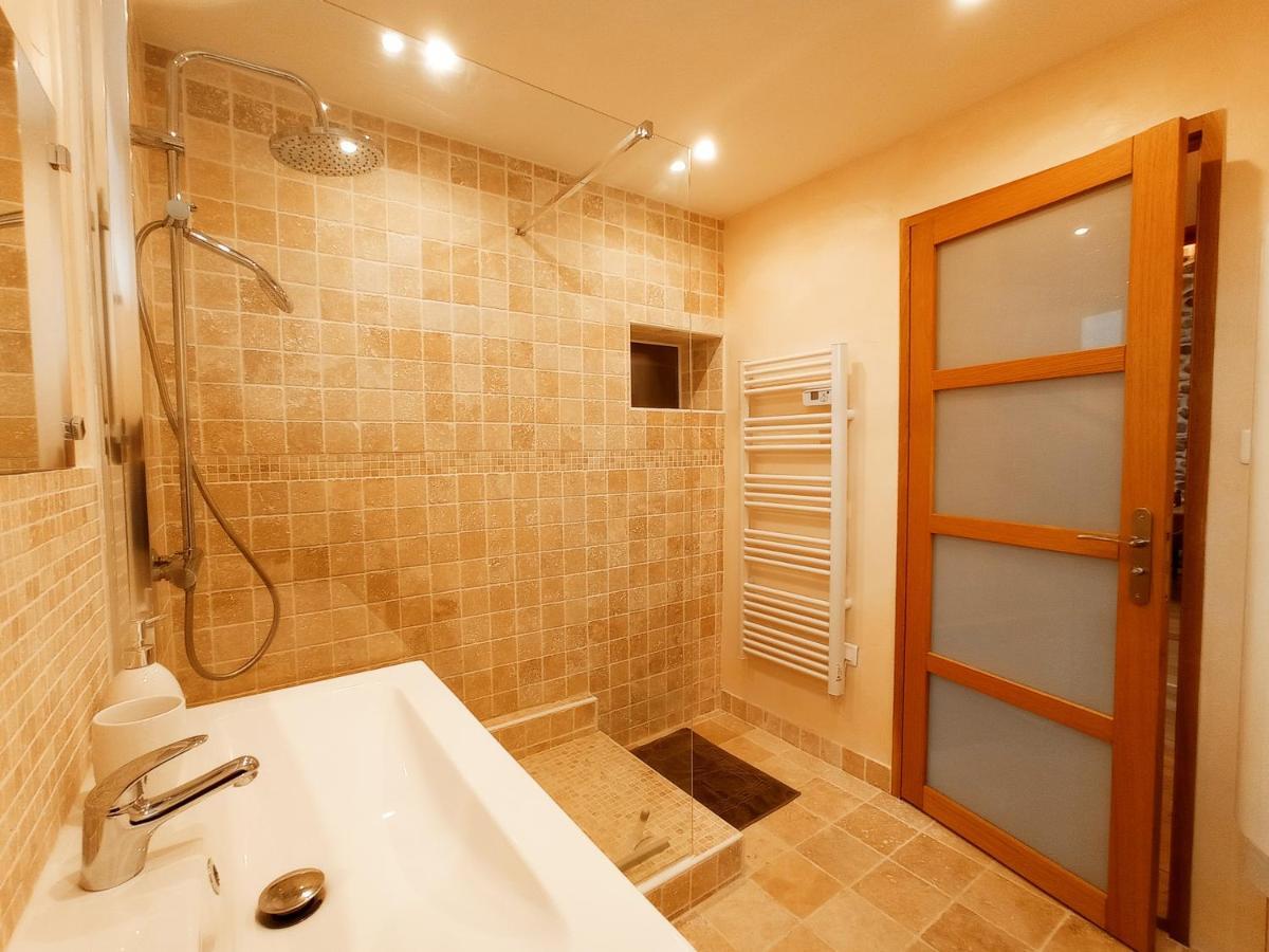 Вилла La Grange De Marie A St Angel - Magnifique Grange Renovee En Loft Pour 1 A 6 Pers Saint-Angel  Экстерьер фото
